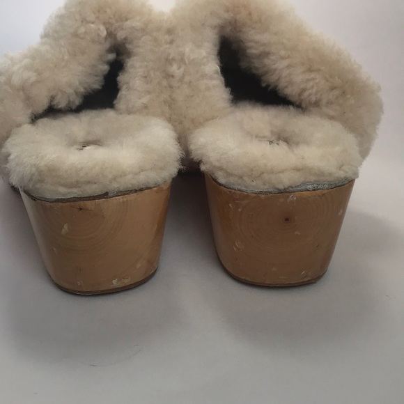 UGG clog patent leather red sz 4 - Picture 5 of 8